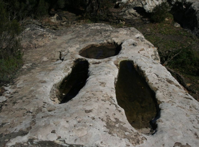  Ricordi del passato sulla roccia 